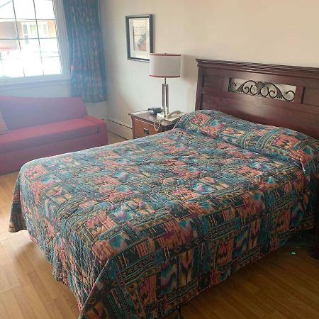Stonehouse Motel And Restaurant Труро Екстериор снимка