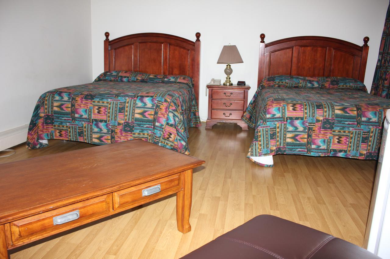 Stonehouse Motel And Restaurant Труро Екстериор снимка