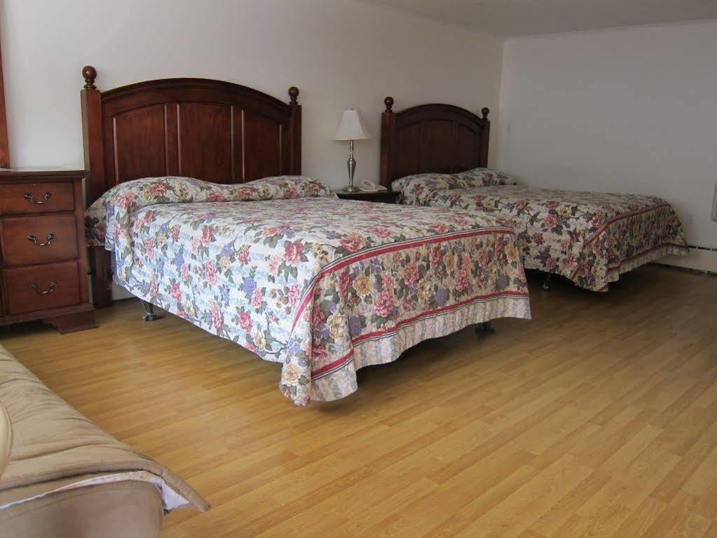 Stonehouse Motel And Restaurant Труро Екстериор снимка