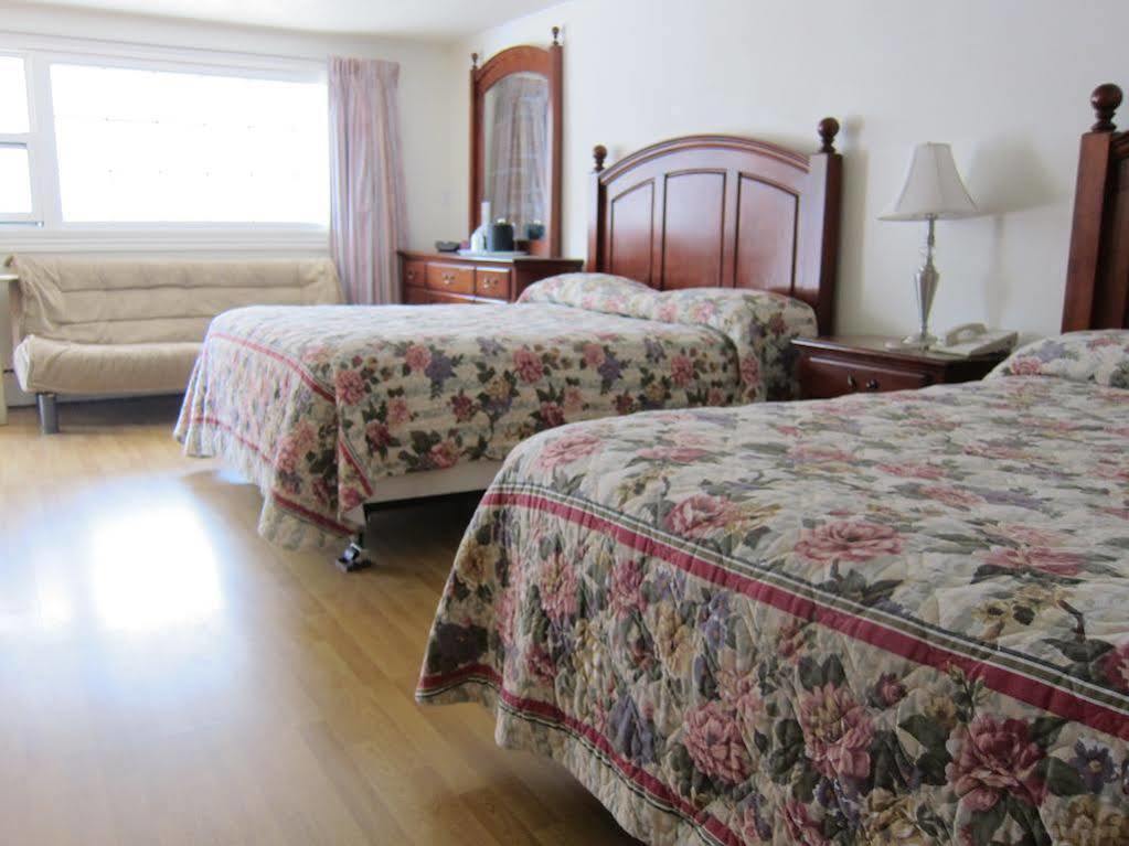Stonehouse Motel And Restaurant Труро Екстериор снимка